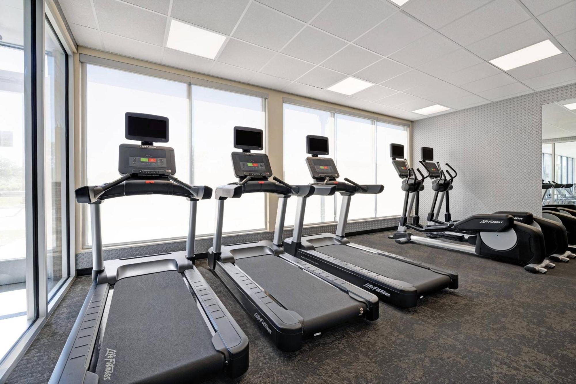 Fairfield Inn & Suites By Marriott Milwaukee Брукфилд Экстерьер фото