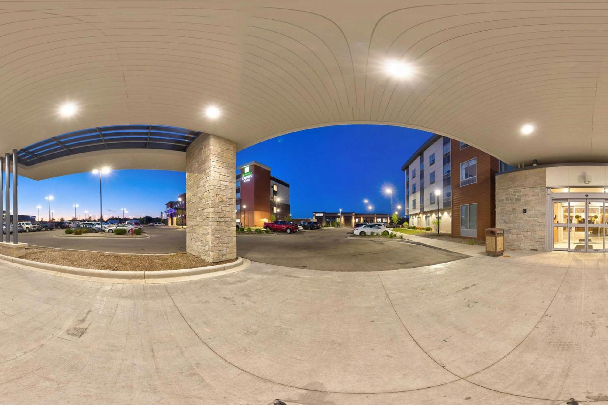 Fairfield Inn & Suites By Marriott Milwaukee Брукфилд Экстерьер фото