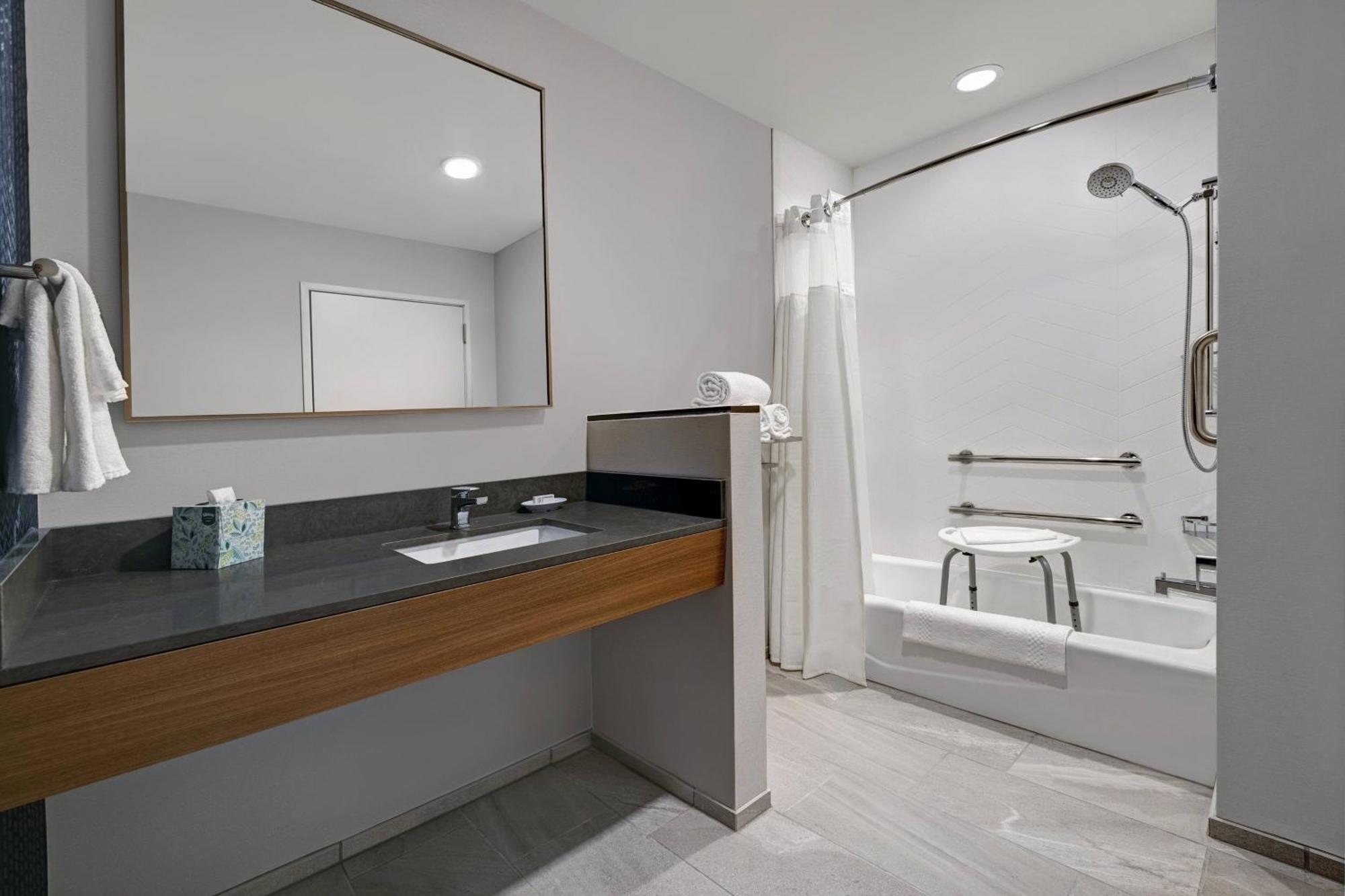 Fairfield Inn & Suites By Marriott Milwaukee Брукфилд Экстерьер фото