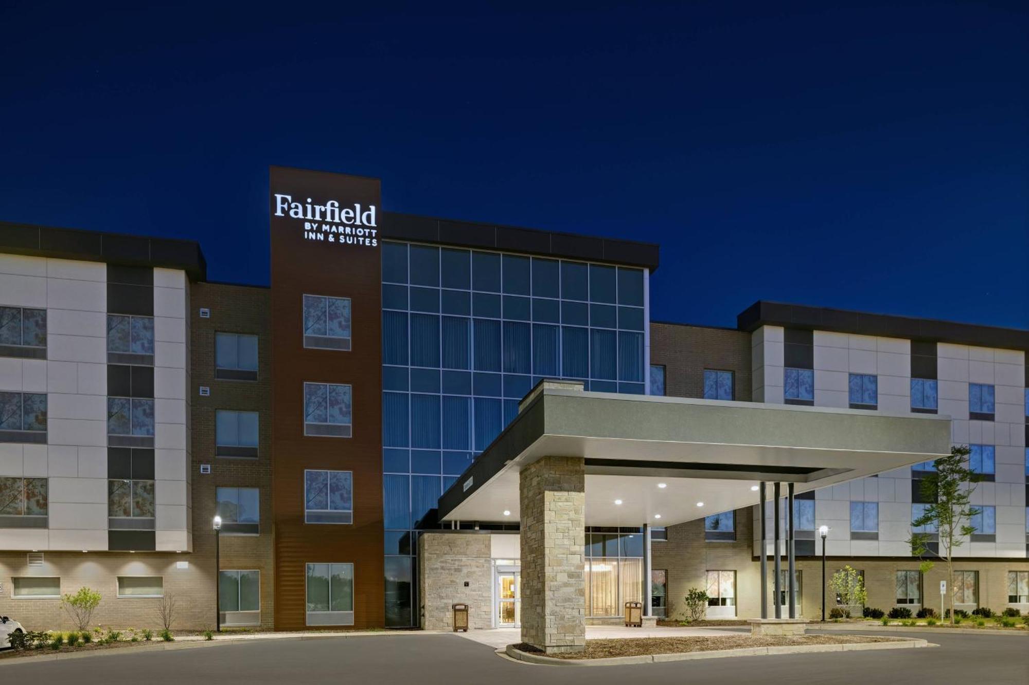 Fairfield Inn & Suites By Marriott Milwaukee Брукфилд Экстерьер фото