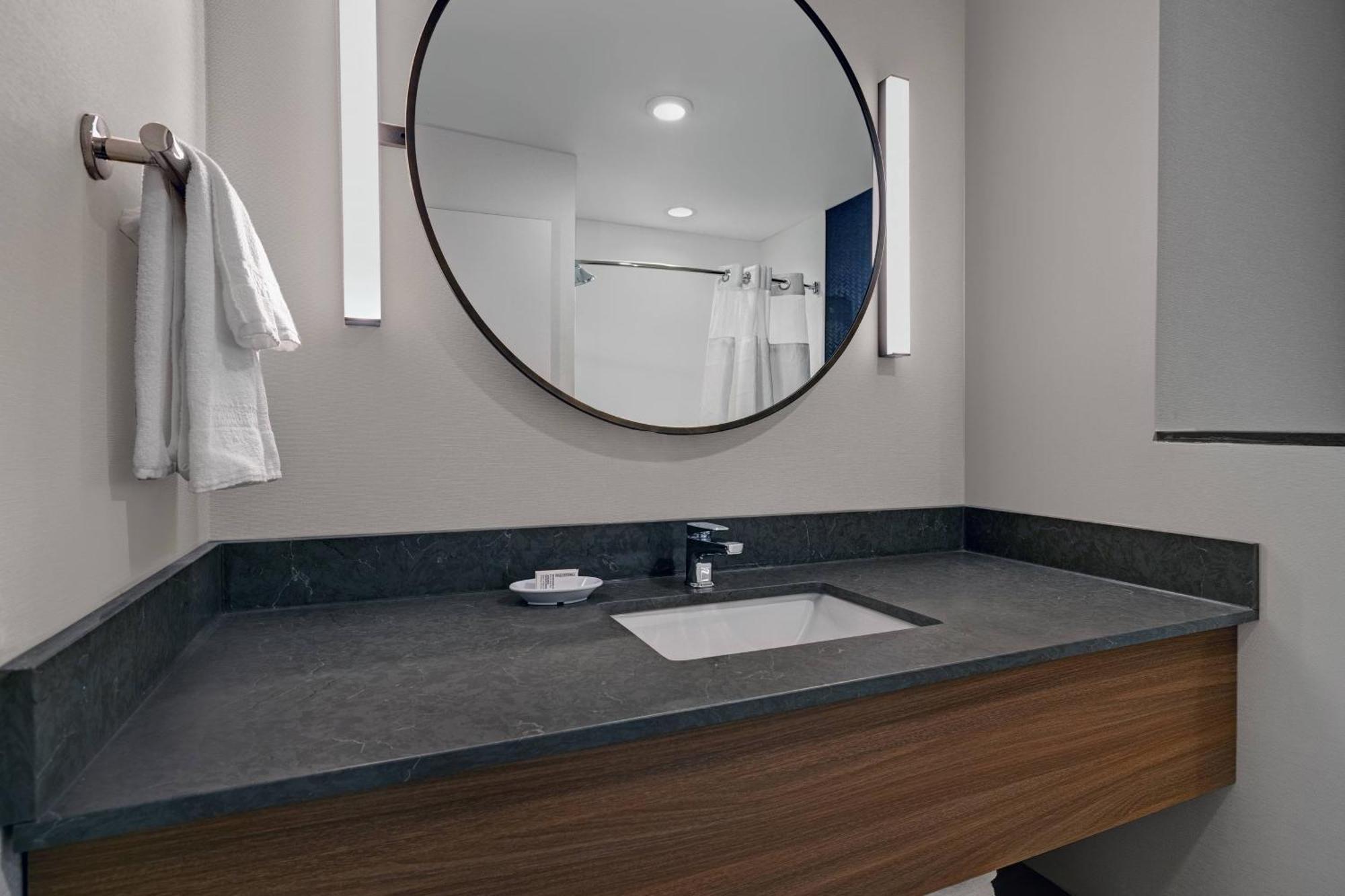 Fairfield Inn & Suites By Marriott Milwaukee Брукфилд Экстерьер фото