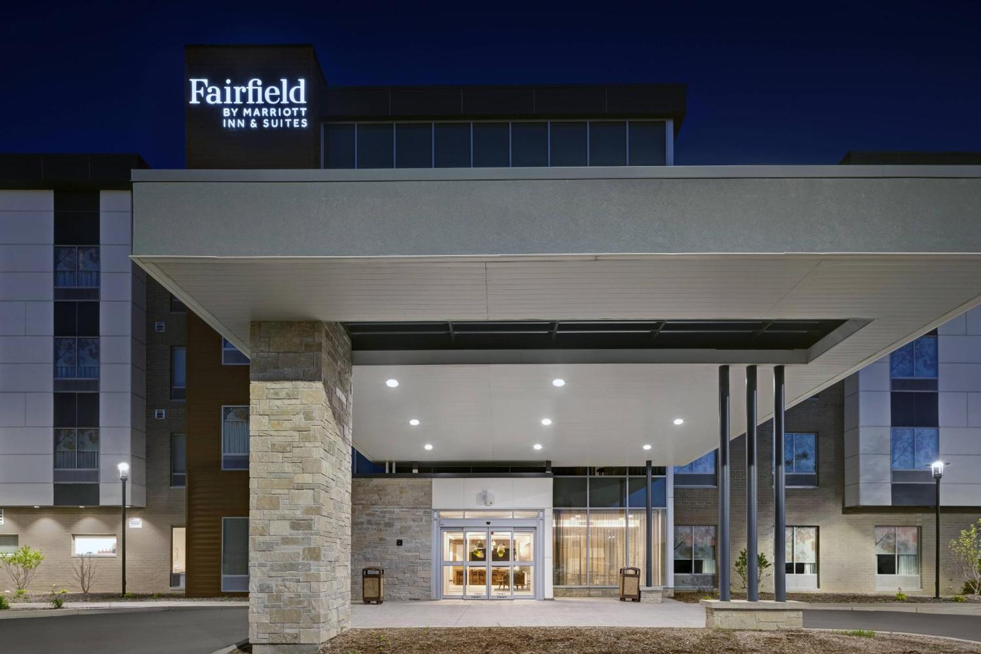 Fairfield Inn & Suites By Marriott Milwaukee Брукфилд Экстерьер фото
